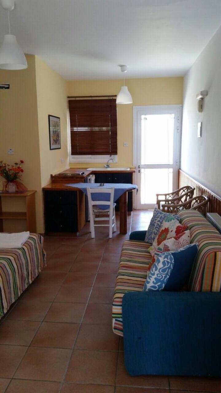 Periyiali Apartments Polis Екстер'єр фото